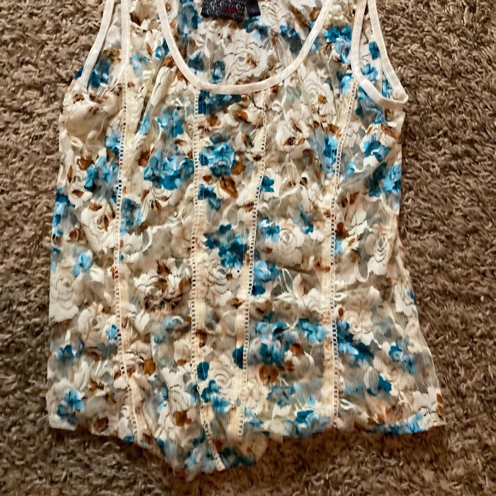 Lace shirt. Never worn . Ships within 48 hours. Size L